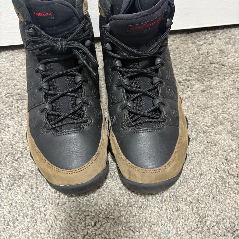 Jordan Men’s Black and Tan Retro Sneakers